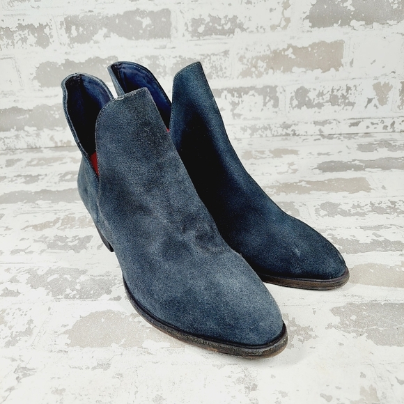 NEW Free People Charm Double V Black Suede Block Heel Ankle Boots O294 - Picture 4 of 14